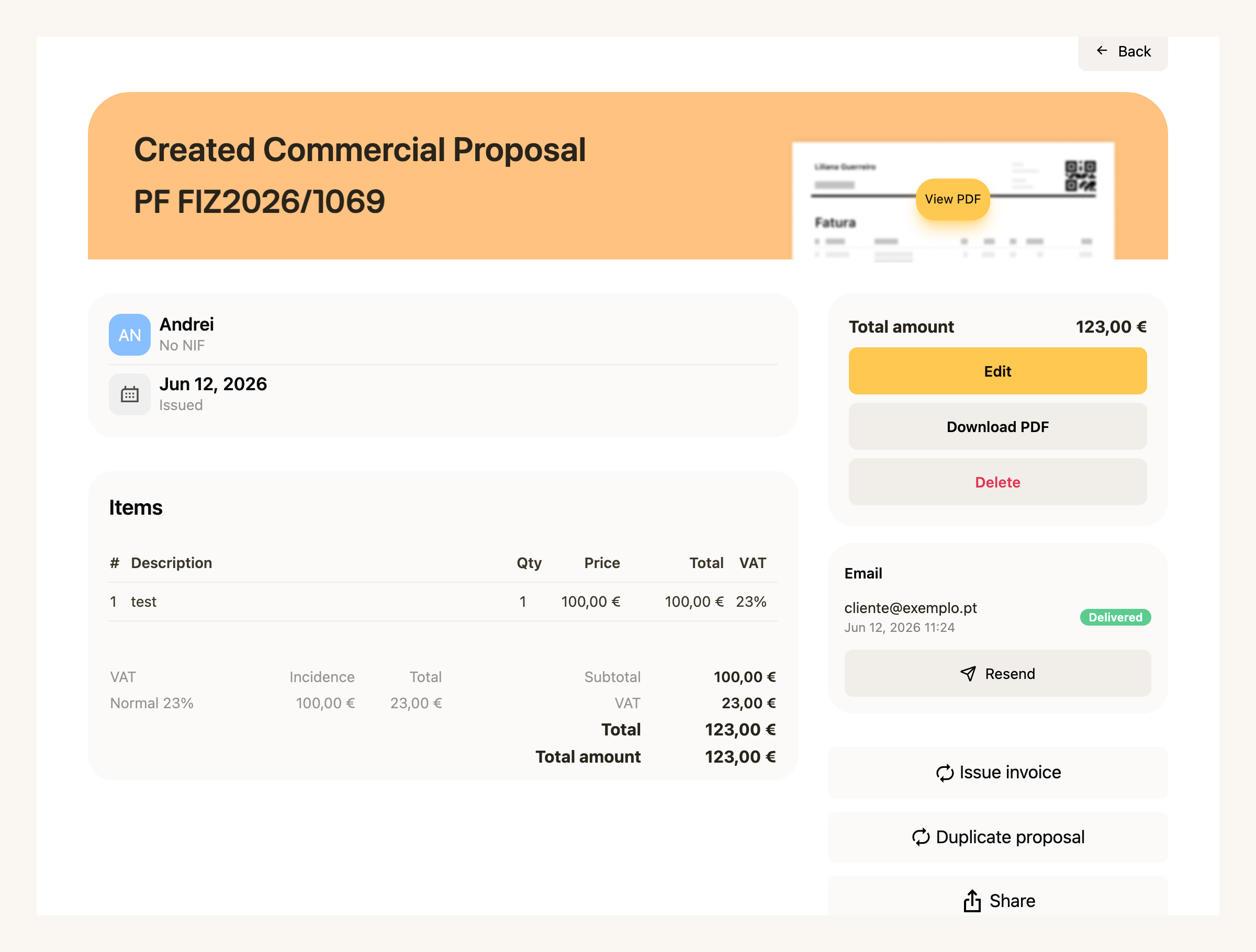 A document page in FIZ with the email panel showing the recipient, the date and the "Delivered" status, plus the Resend button