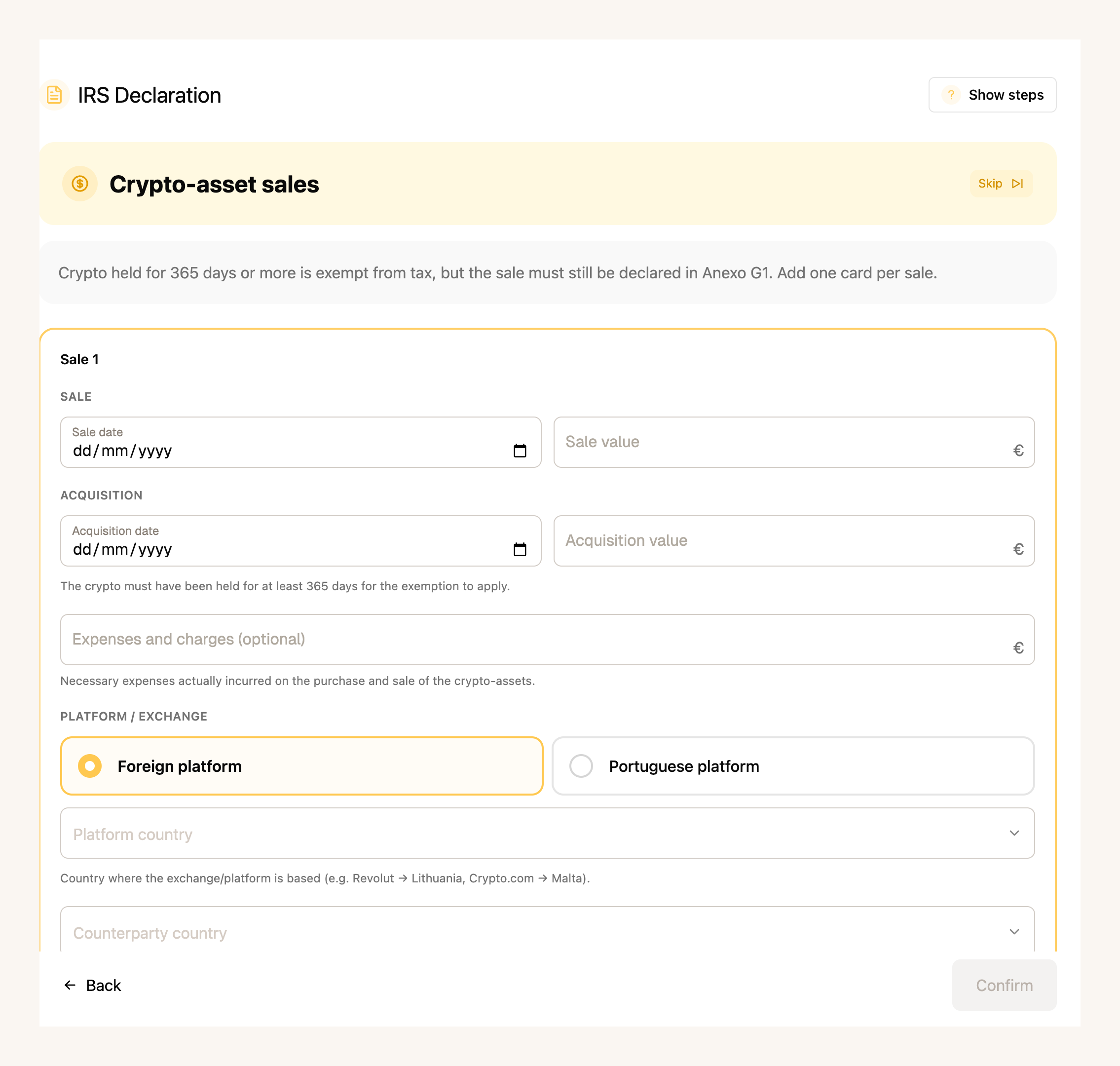 A step in the IRS wizard for crypto-asset sales: sale and acquisition dates and values, expenses, and a choice between a foreign or Portuguese platform, with the Anexo G1 note and the 365-day exemption